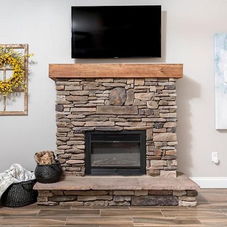 Gorgeous Cades Cove Condo With Community Pool 타운센드 외부 사진